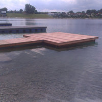 Schwimmsteg aus Holz